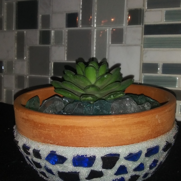 Handmade Mosaic flower pot - Picture 4 of 5